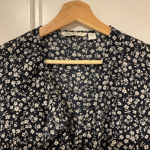 Dark Blue floral Dress - Picture 3 of 3